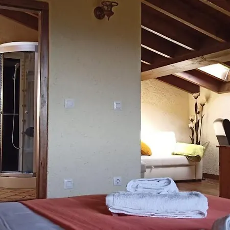 Cottage, Max 9 Places, Asturias, Northern Spain Lodge Cuadroveña